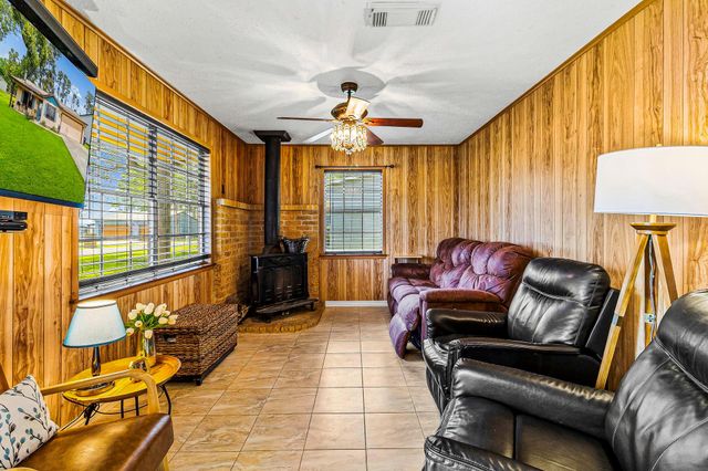 620 Sequoia Drive, Livingston, TX 77351