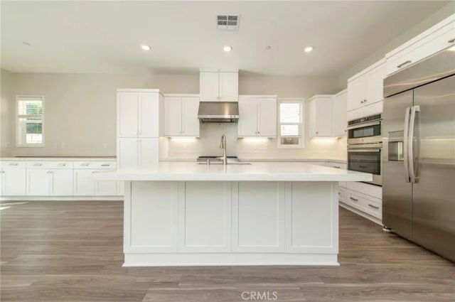 631 Cardona, Lake Forest, CA 92630