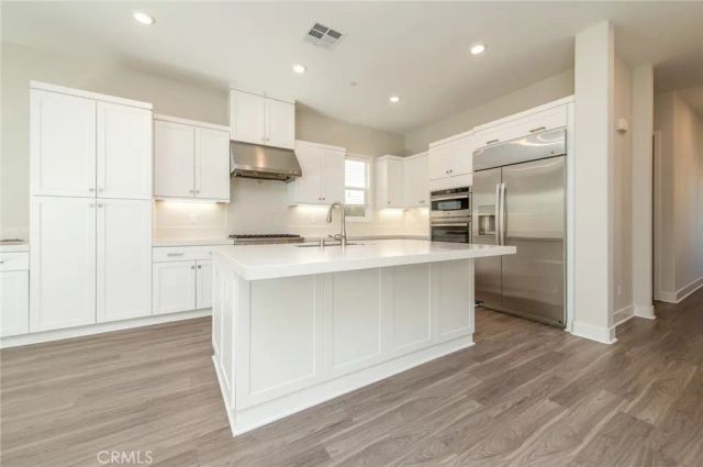 631 Cardona, Lake Forest, CA 92630