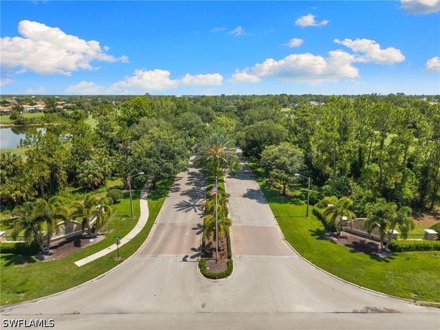2075 Par DR, Naples, FL 34120