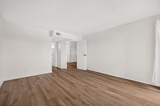 3015 Walnut Bend Lane Lane 31, Houston, TX 77042