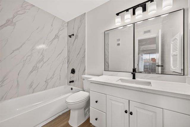 3015 Walnut Bend Lane Lane 31, Houston, TX 77042