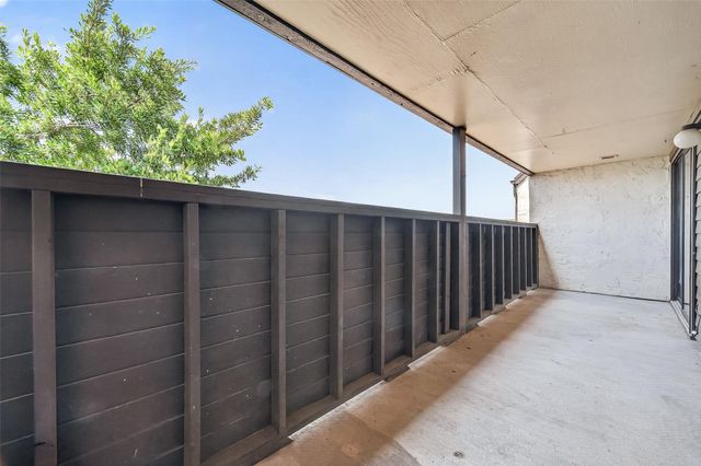 3015 Walnut Bend Lane Lane 31, Houston, TX 77042