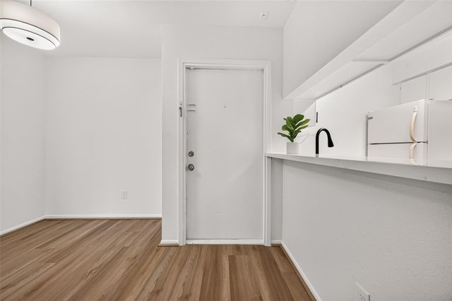 3015 Walnut Bend Lane Lane 31, Houston, TX 77042