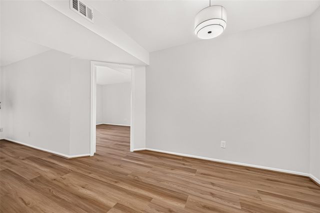 3015 Walnut Bend Lane Lane 31, Houston, TX 77042