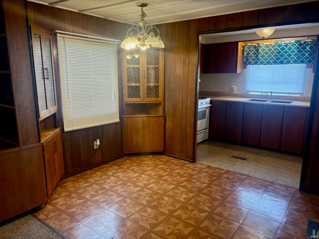 454 Maple Street, Tipton, IN 46072