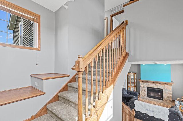 1802 Colonial Lane 1, Chanhassen, MN 55317