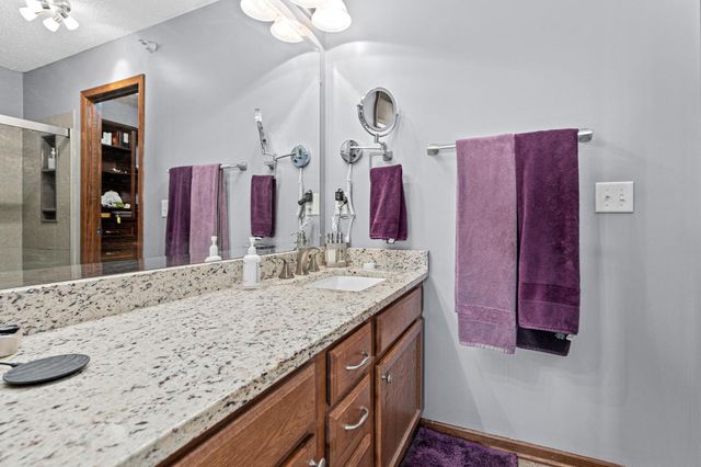 1802 Colonial Lane 1, Chanhassen, MN 55317