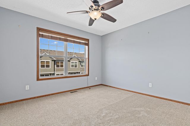 1802 Colonial Lane 1, Chanhassen, MN 55317
