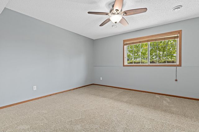 1802 Colonial Lane 1, Chanhassen, MN 55317