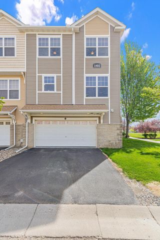 1802 Colonial Lane 1, Chanhassen, MN 55317