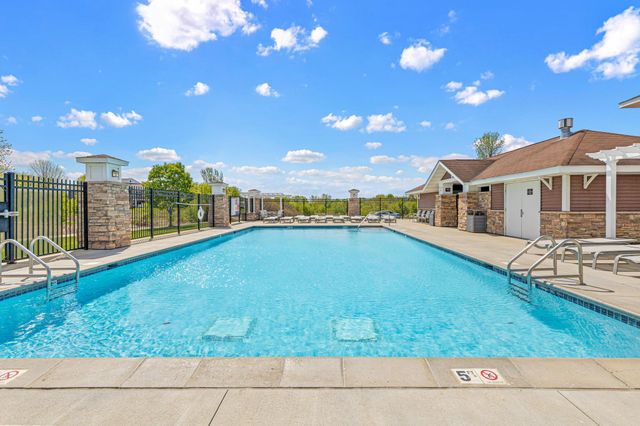 1802 Colonial Lane 1, Chanhassen, MN 55317