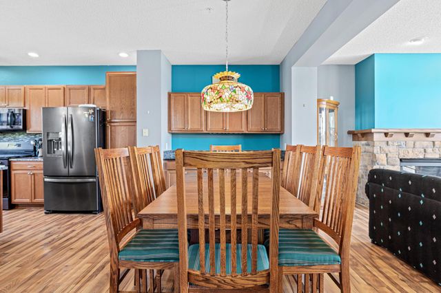 1802 Colonial Lane 1, Chanhassen, MN 55317