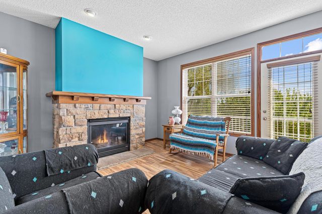 1802 Colonial Lane 1, Chanhassen, MN 55317