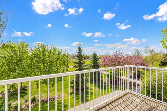 1802 Colonial Lane 1, Chanhassen, MN 55317