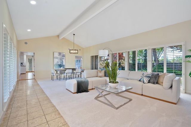 44031 S El Macero Dr, El Macero, CA 95618