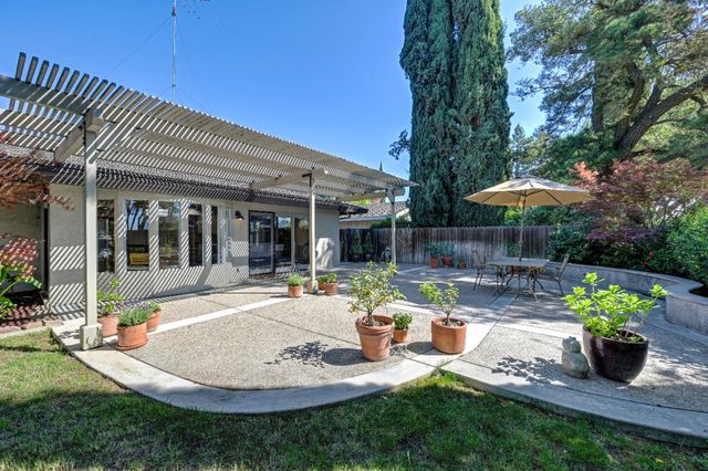 44031 S El Macero Dr, El Macero, CA 95618