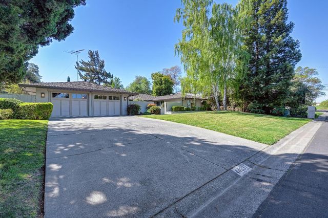 44031 S El Macero Dr, El Macero, CA 95618