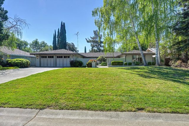 44031 S El Macero Dr, El Macero, CA 95618