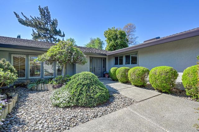 44031 S El Macero Dr, El Macero, CA 95618