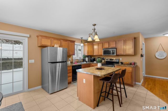 22 Neagle Street, Naugatuck, CT 06770