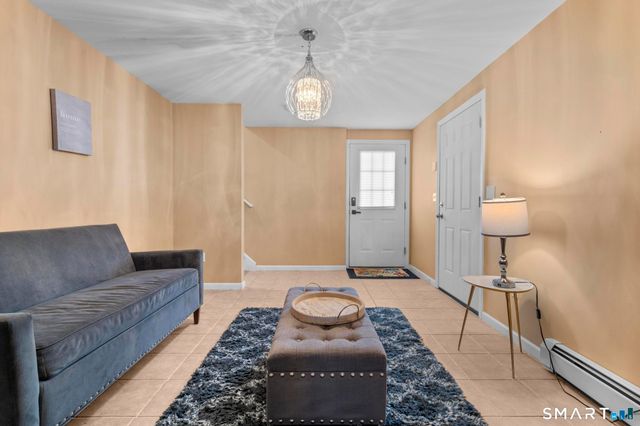 22 Neagle Street, Naugatuck, CT 06770