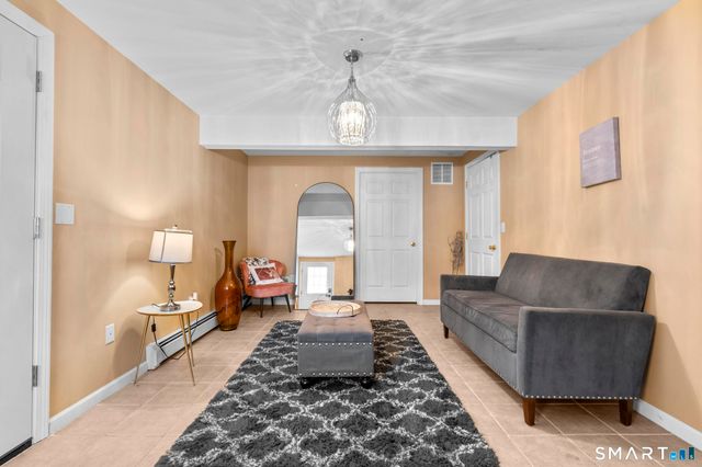 22 Neagle Street, Naugatuck, CT 06770