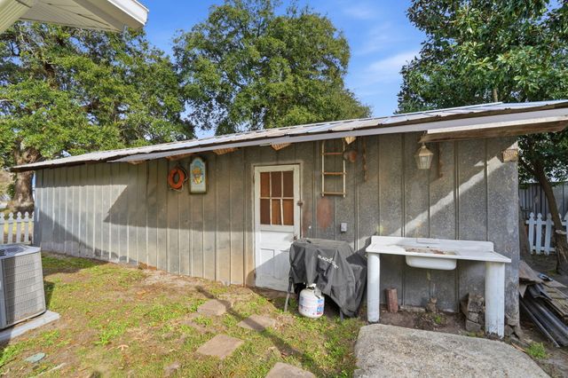 939 Black Oak Road, Bonneau, SC 29431