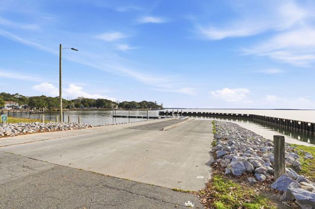 939 Black Oak Road, Bonneau, SC 29431