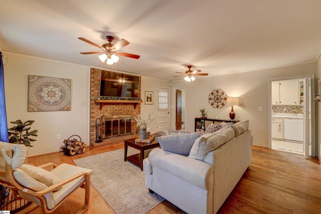 605 W Lee Road, Taylors, SC 29687