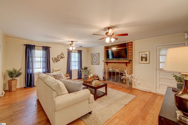 605 W Lee Road, Taylors, SC 29687