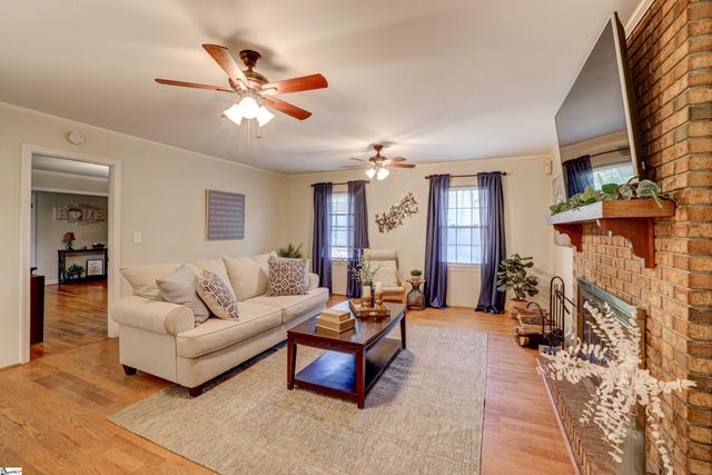 605 W Lee Road, Taylors, SC 29687