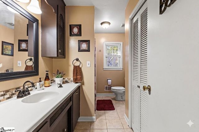 605 W Lee Road, Taylors, SC 29687