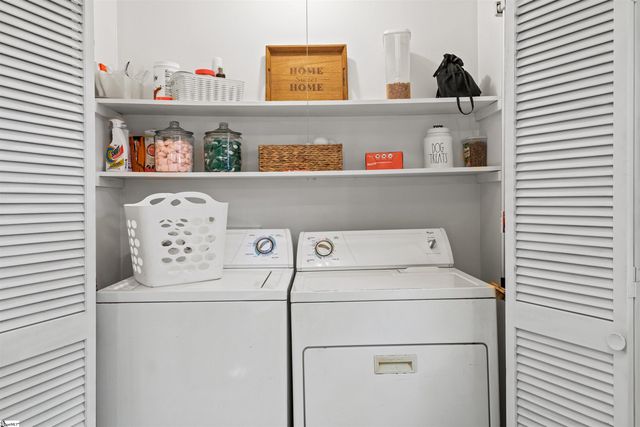 605 W Lee Road, Taylors, SC 29687