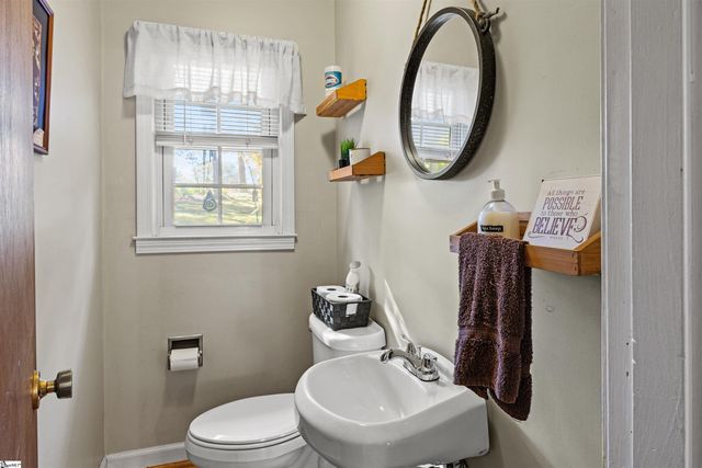 605 W Lee Road, Taylors, SC 29687