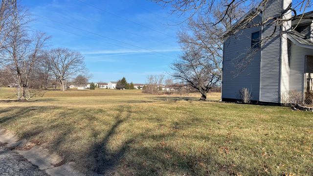 780 Merganser Lane, Valparaiso, IN 46385