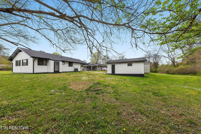 206 Butler Rd, Oak Ridge, TN 37830