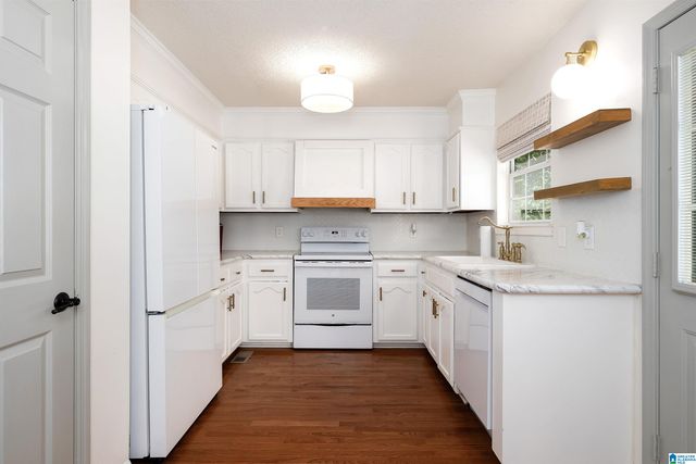 105 PINEHURST ROAD, Trussville, AL 35173