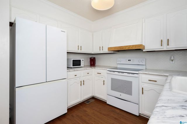 105 PINEHURST ROAD, Trussville, AL 35173