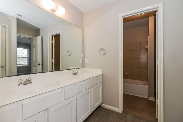 15814 Sheldon Ridge Way, Houston, TX 77044