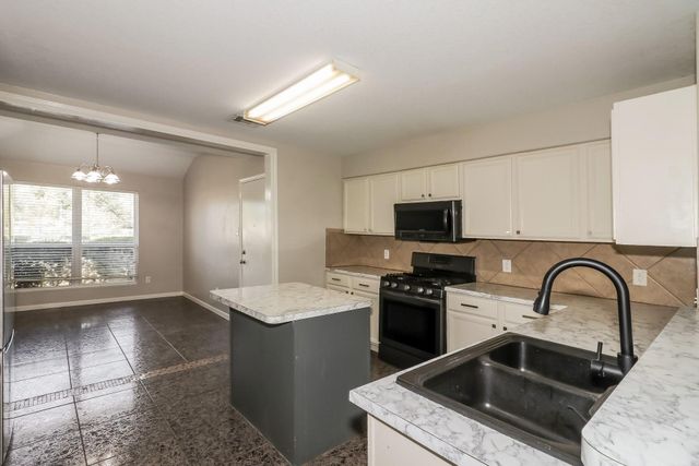 15814 Sheldon Ridge Way, Houston, TX 77044