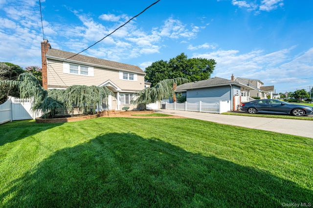 752 Oakfield Avenue, Bellmore, NY 11710