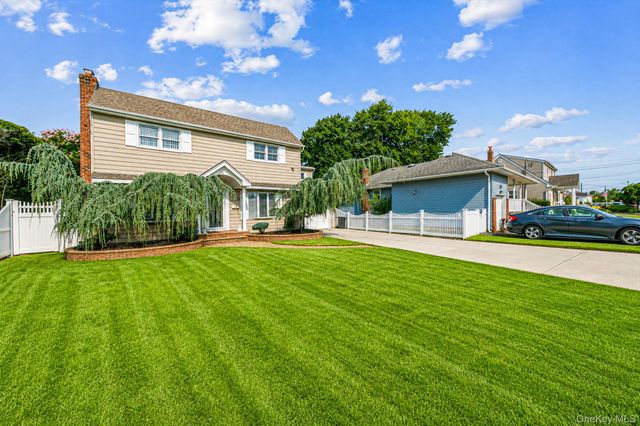 752 Oakfield Avenue, Bellmore, NY 11710