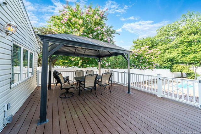 752 Oakfield Avenue, Bellmore, NY 11710