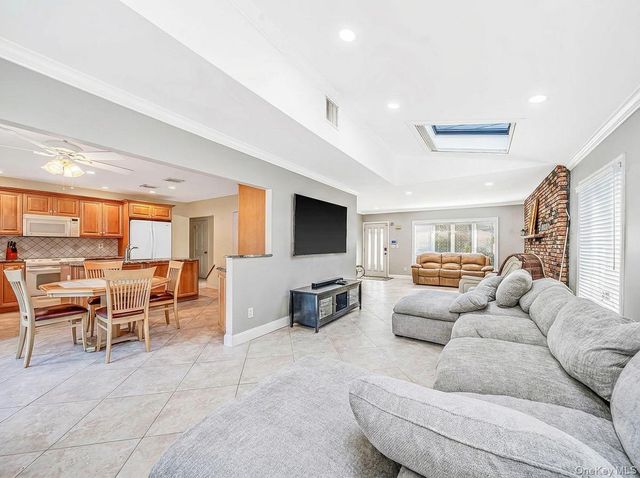 752 Oakfield Avenue, Bellmore, NY 11710