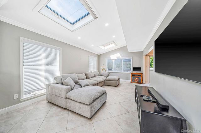 752 Oakfield Avenue, Bellmore, NY 11710