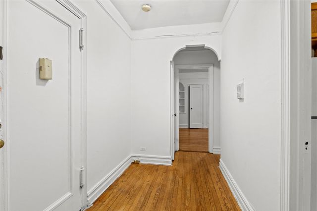 35-45 81 Street C6, Jackson Heights, NY 11372