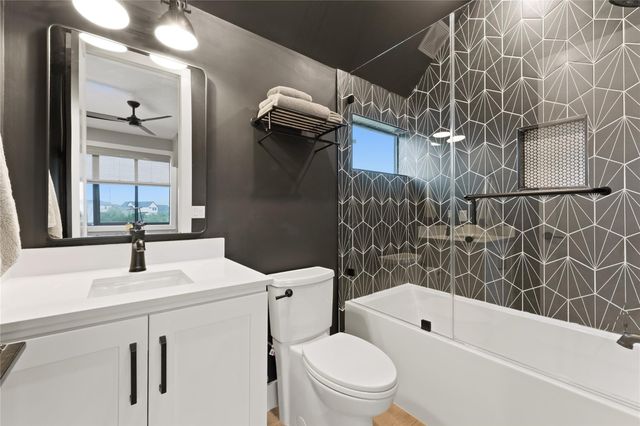 197 Evelyn CT, Dripping Springs, TX 78620
