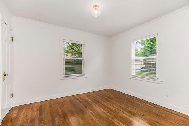 7229 Baltimore Avenue, Kansas City, MO 64114