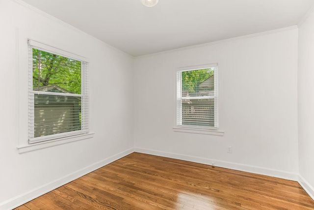 7229 Baltimore Avenue, Kansas City, MO 64114